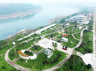 廣安市鄰水縣污水處理站，廣安市政協(xié)人資環(huán)委帶領(lǐng)鄰水縣政協(xié)與縣住建局相關(guān)負責人，到鄰水縣各鄉(xiāng)鎮(zhèn)專項督導(dǎo)污水處理廠（站）建設(shè)與運行情況